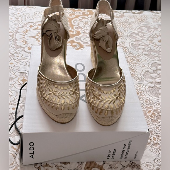 Aldo| Wedges - Picture 2 of 4